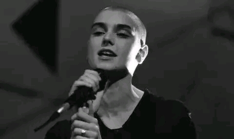 وفاة المغنية سينيد أوكونور ديانة سينيد أوكونور شهداء كم عمر Sinead O’Connor شهداء سينيد أوكونور الأيرلندية ويكيبيديا